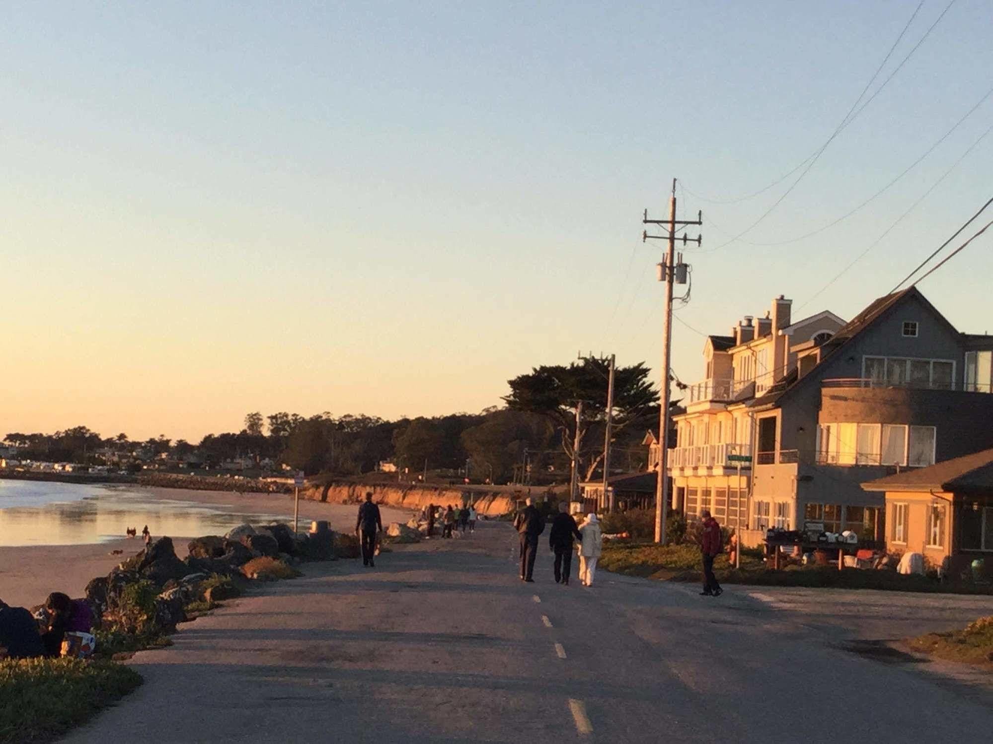 The Oceanfront Stay On Miramarbeach Hmb El Granada Buitenkant foto
